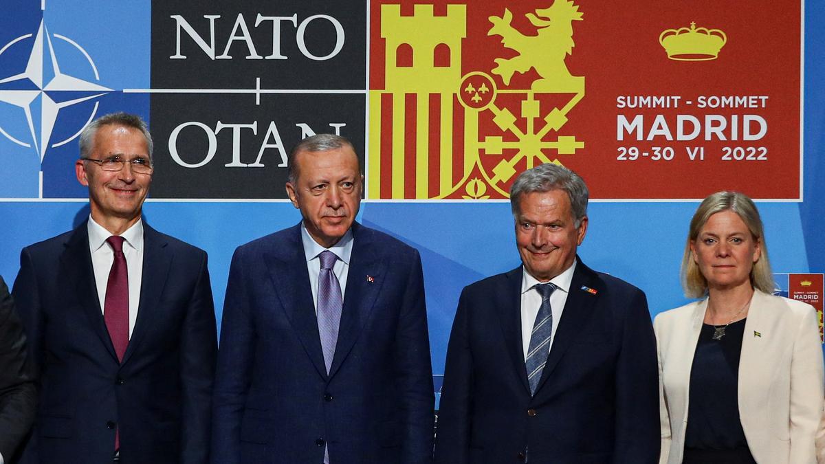 Turquía acepta que Finlandia y Suecia se incorporen a la OTAN