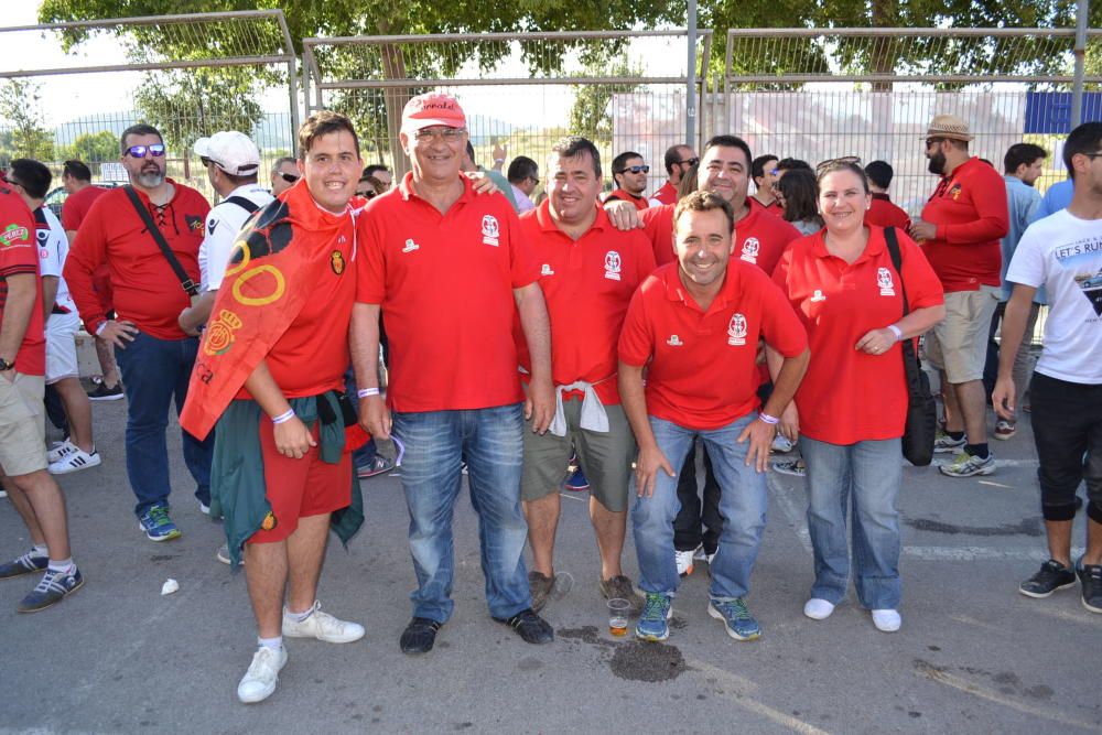 Afición del Mallorca antes del partido