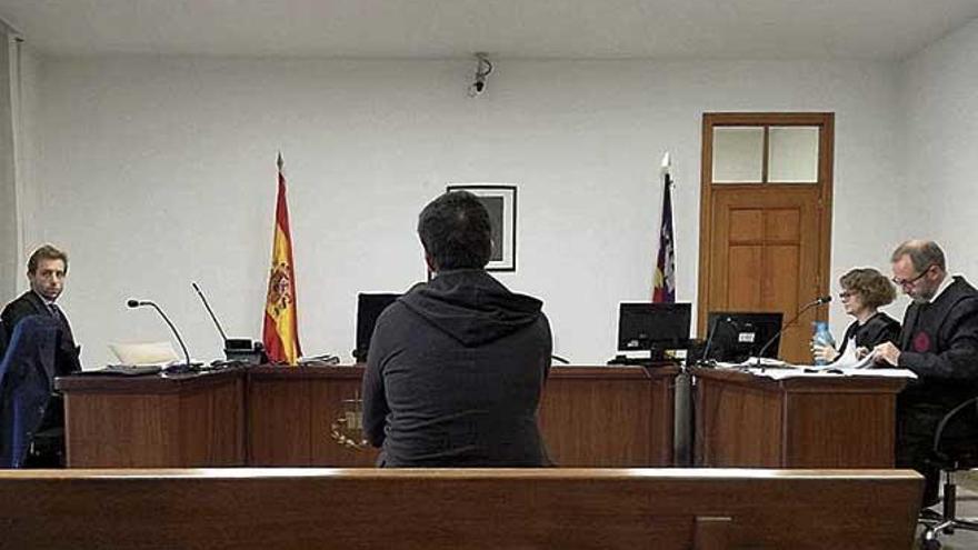 El joven acusado, durante el juicio celebrado en Palma.