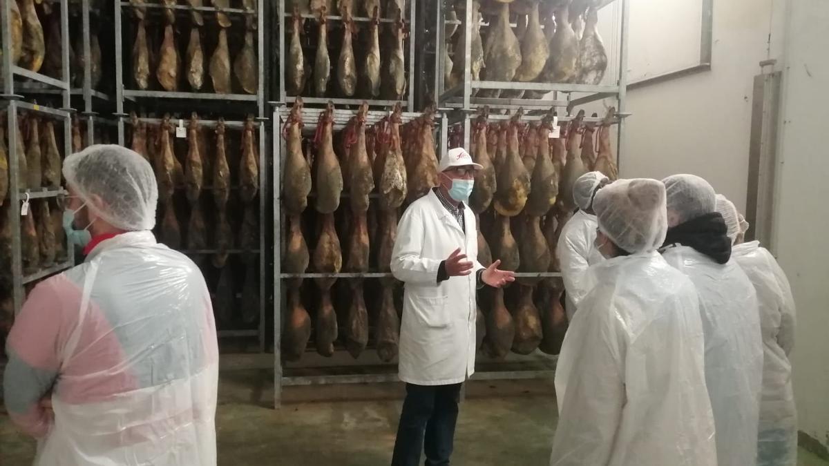 Visita a la fábrica de Embutidos y Jamones Juan José Ledesma S.A.