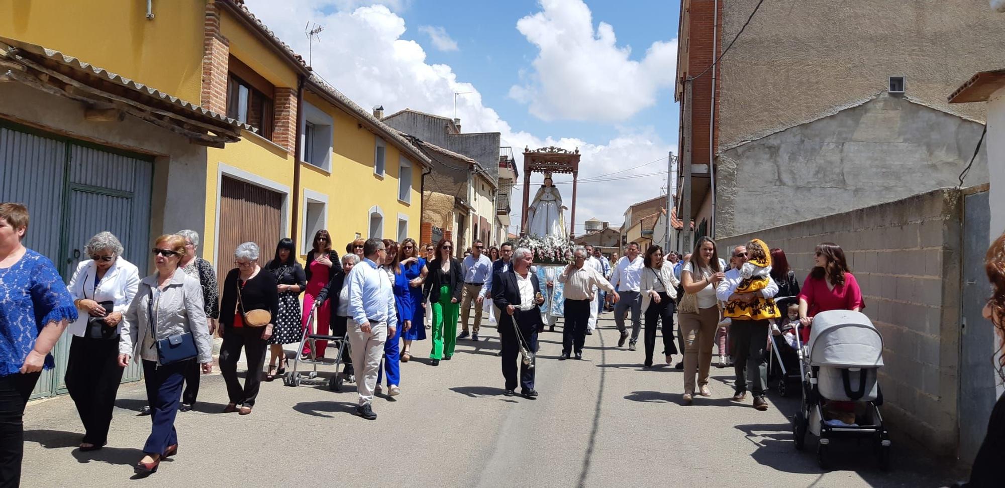 GALERÍA | Así celebra Manganeses de la Lampreana su "Fiesta de las Flores"