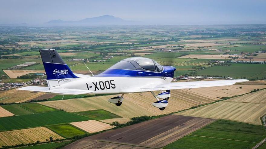 Una avioneta como la que se estrelló ayer en San Javier sufrió un fallo en los frenos hace un año