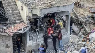 Al menos 70 muertos en un ataque israelí a campo de refugiados de Al Maghazi en Gaza