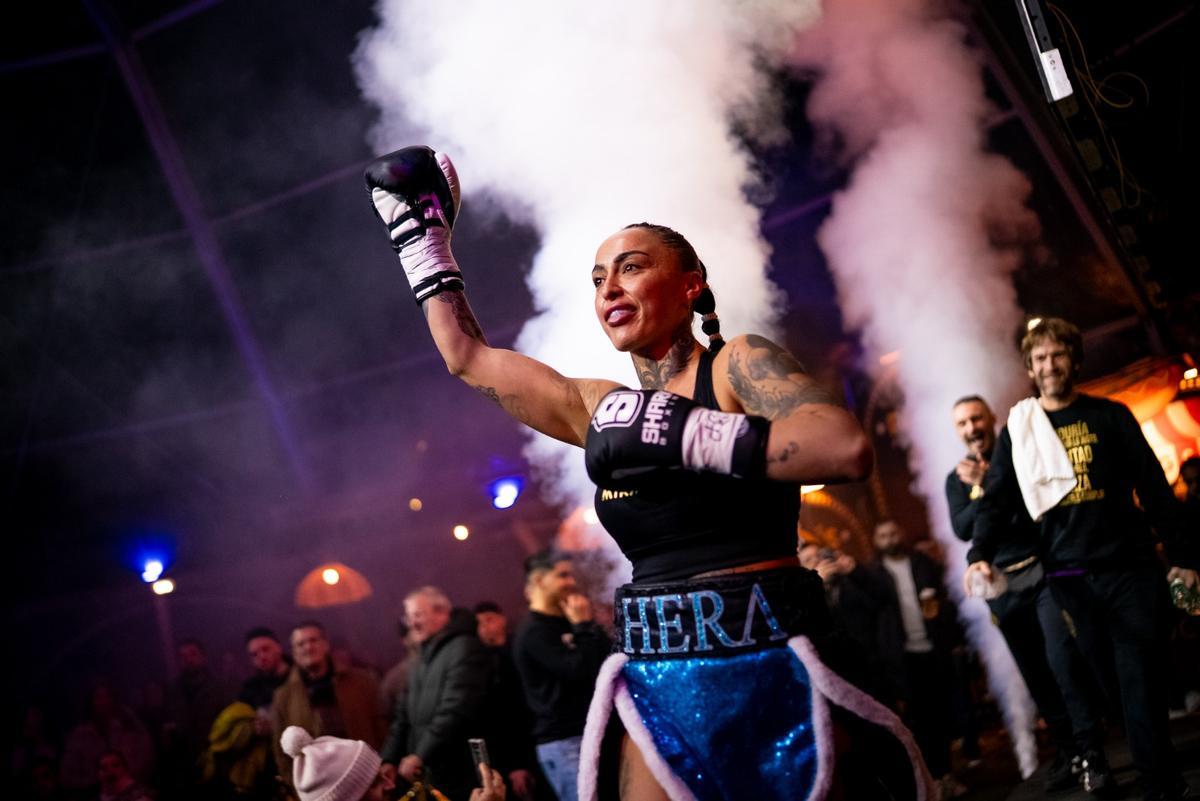 "La Espartana" antes de saltar al ring.