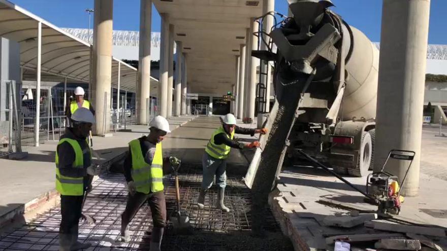 Bauarbeiten für neue Laufbänder am Flughafen Mallorca