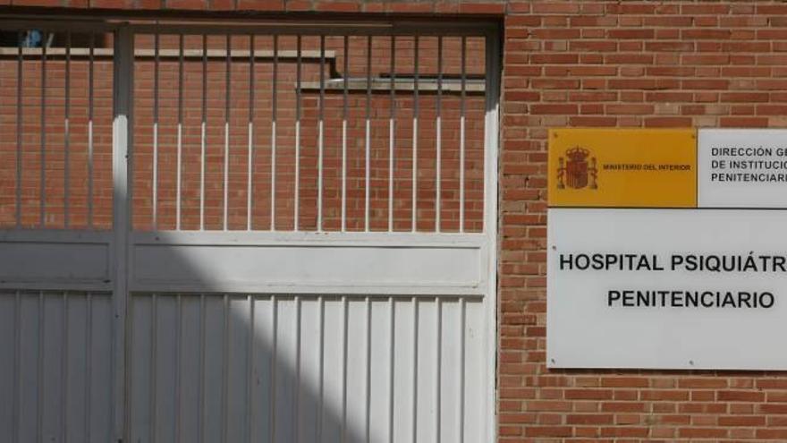 Puerta de entrada al Psiquiátrico de Fontcalent, en una foto de archivo.