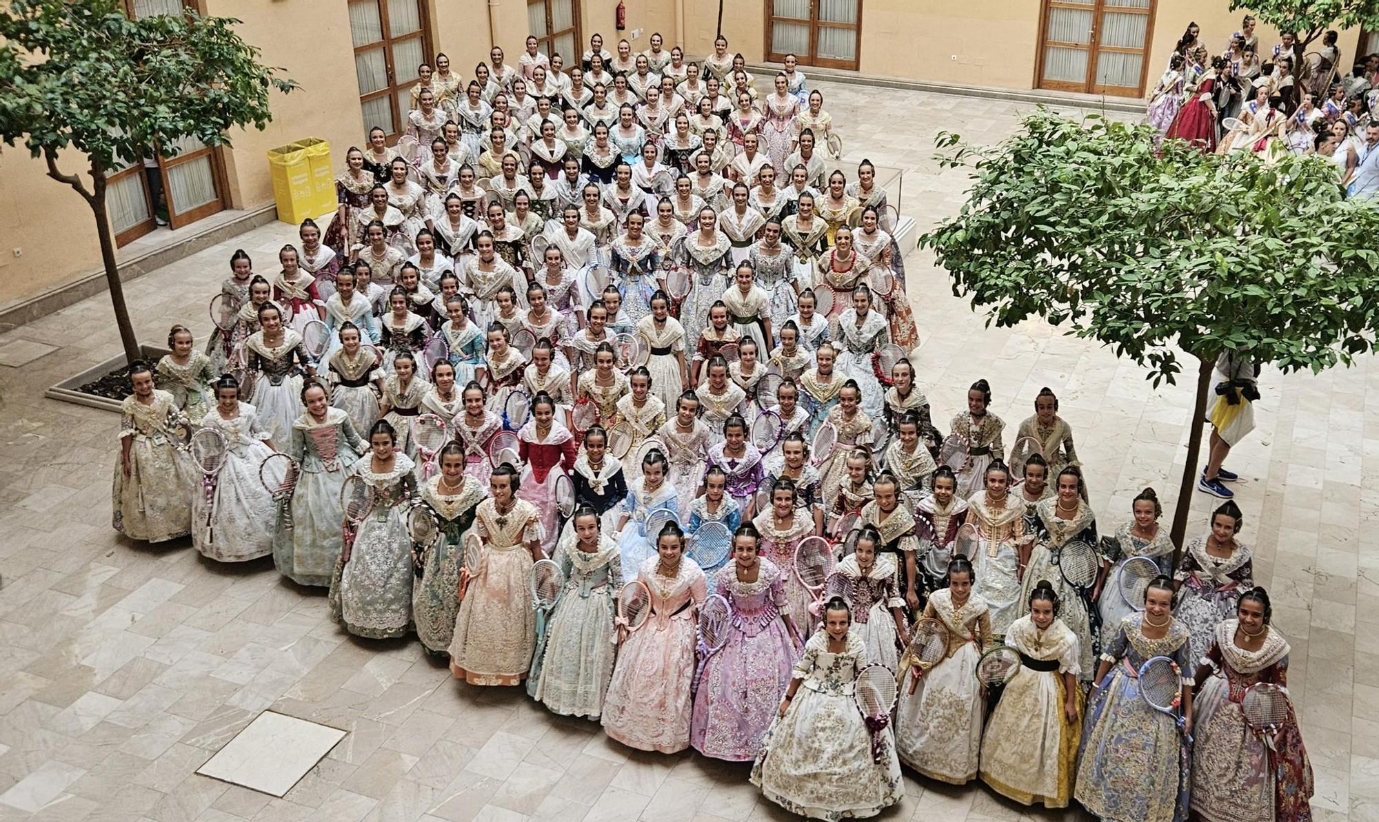La Batalla de Flores de las candidatas a Falleras Mayores de València