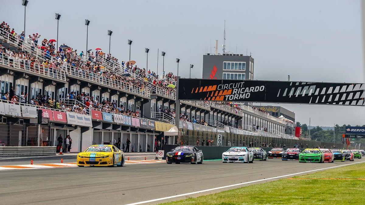 Nicolo Rocca lidera la carrera del domingo en Cheste