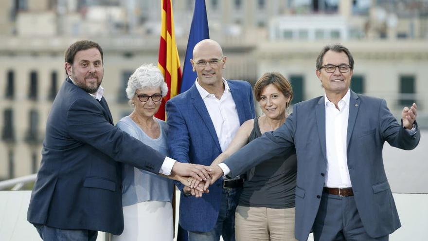 Junqueras, Casals, Romeva, Forcadell i Mas, durant la presentació de la llista unitària