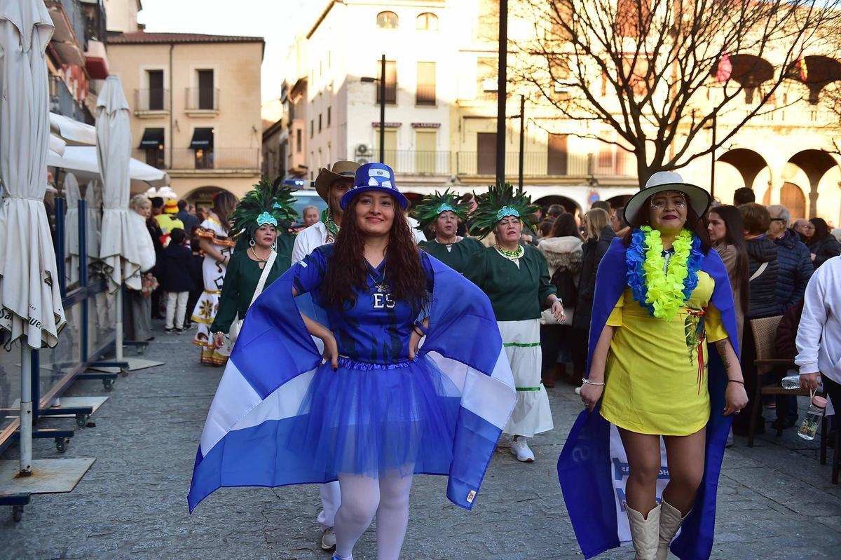 Fotogalería | Así ha sido el desfile del Carnaval de Plasencia Fotogalería | Así ha sido el desfile del Carnaval de Plasencia