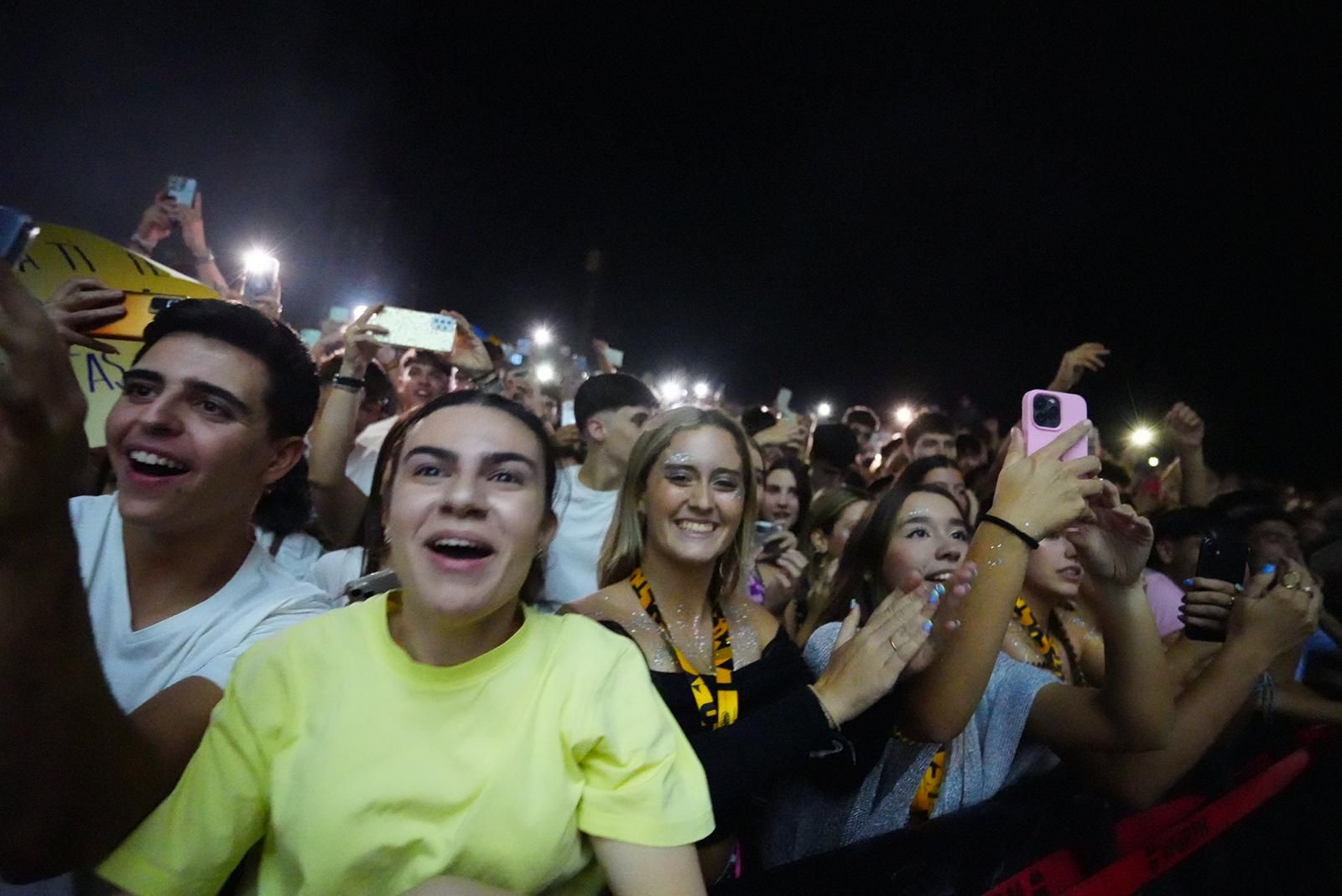 Miles de personas forman colas de horas para ver a Quevedo