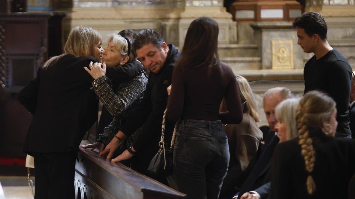 EN IMÁGENES: Oviedo despide la "mirada abierta al mundo" de José María Úrculo