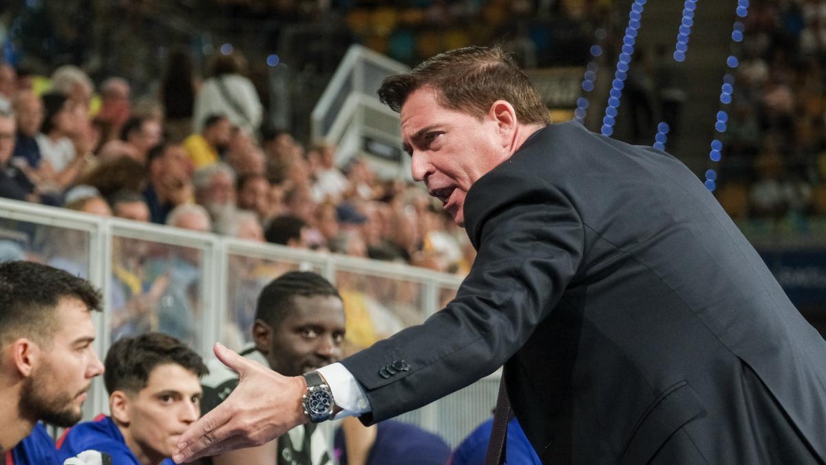 Xavi Pascual quiere a todo el equipo 'enchufado'