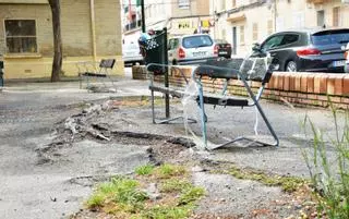 Las plazas de Lolita Parra y La Albada en Zaragoza esperan resignadas su reforma