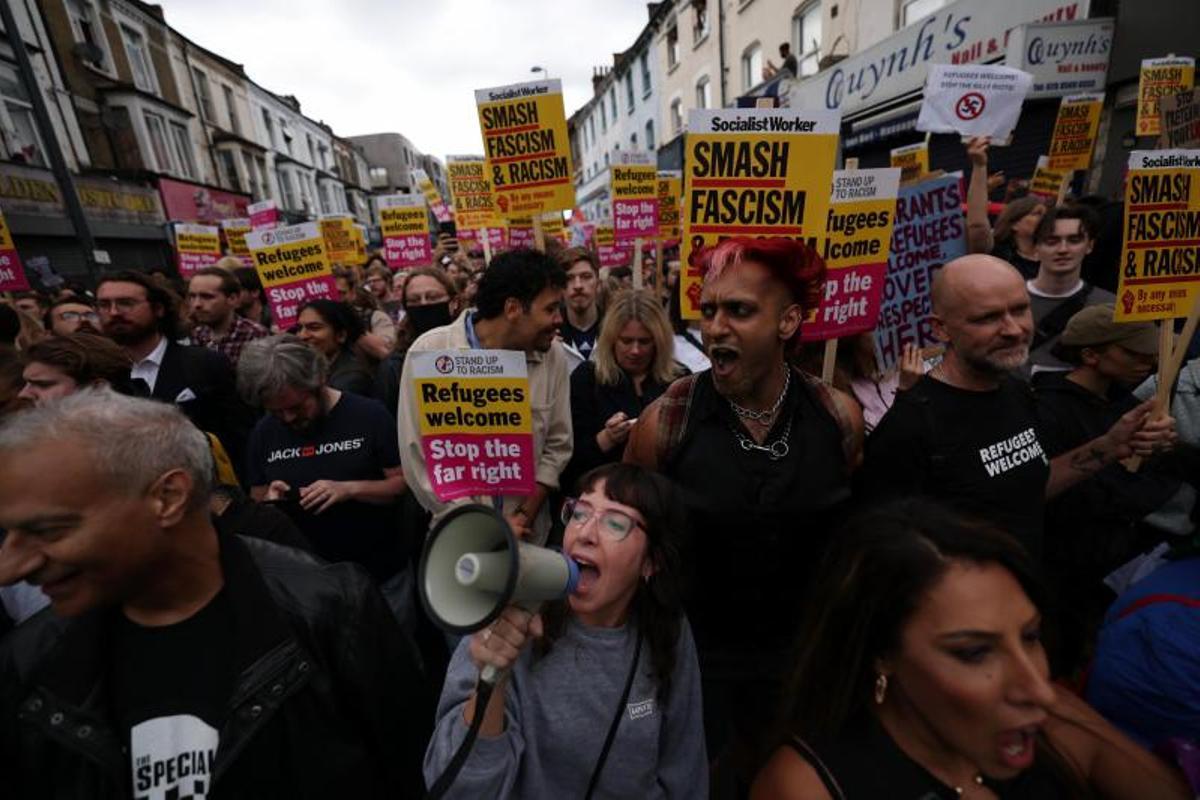 Multitudinaria manifestación antirracistas en Walthamstow, Londres