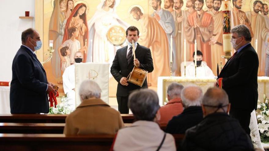 Interpretación de las Caramelles de Pasqua en la iglesia de Puig d’en Valls en 2021. | J. A. RIERA