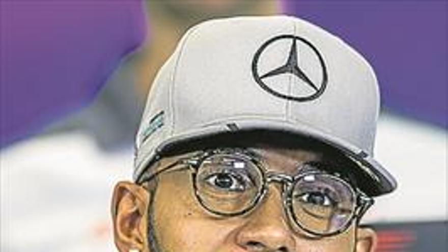Hamilton apura sus opciones de renovar su título en Brasil