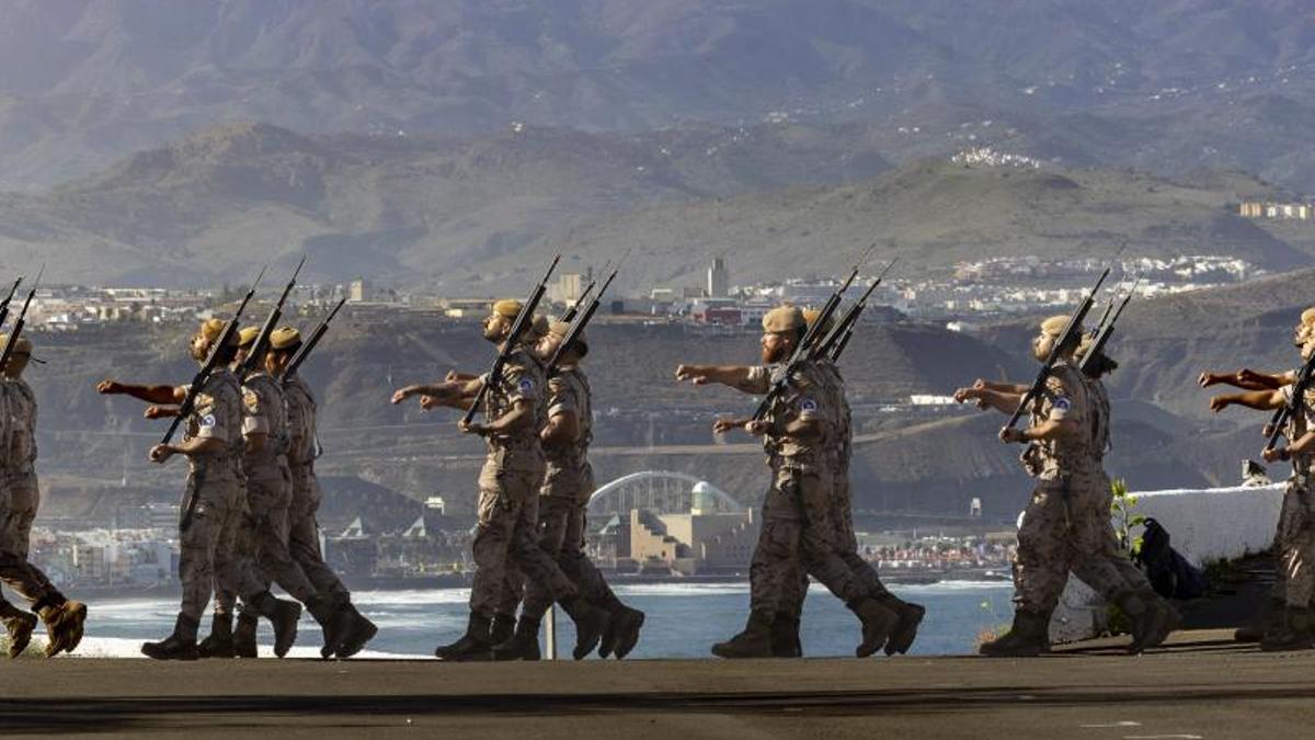 Desfile de la Brigada Canarias en noviembre pasado, en su salida hacia Irak.