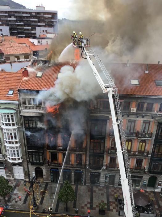 Incendio en la calle Uría de Oviedo