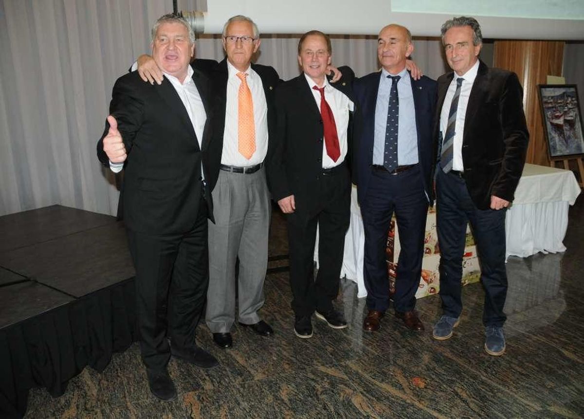 La Agrupación de Antiguos jugadores del Celta rinde homenaje a Luis Villar y a Dolfi