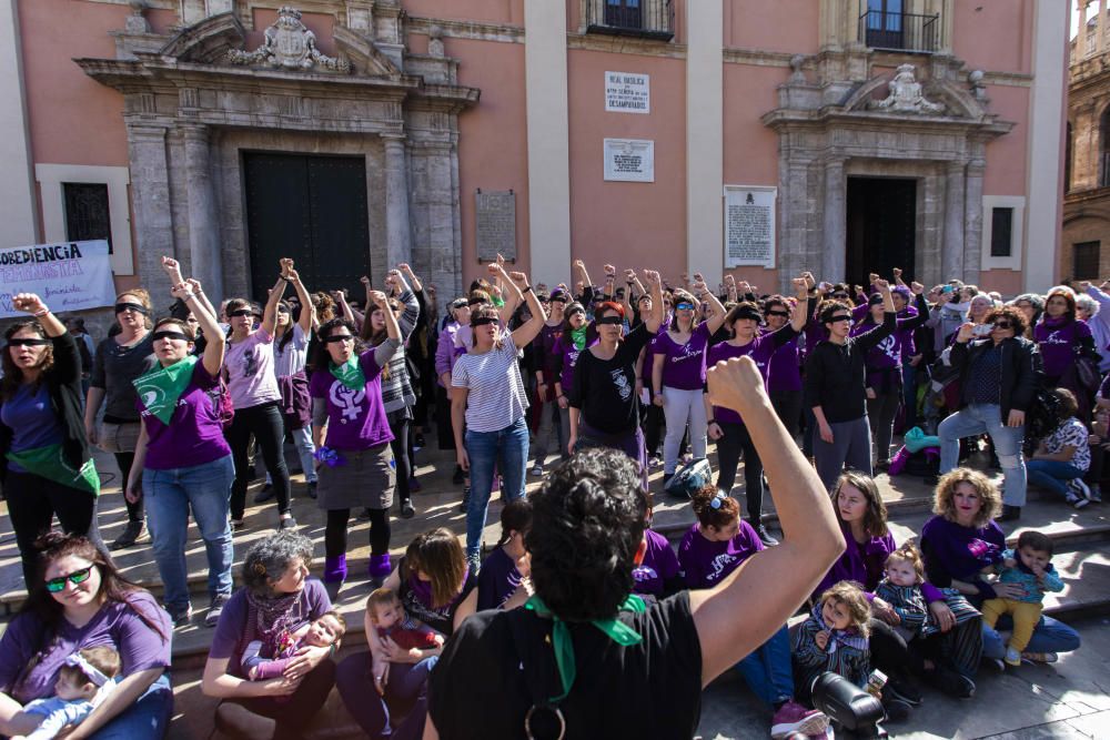 Actividades con motivo del 8M en la plaza de la Virgen