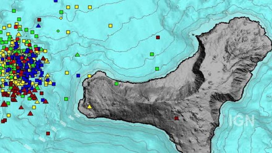 El Hierro se mueve hacia el Este y se eleva 11 centímetros