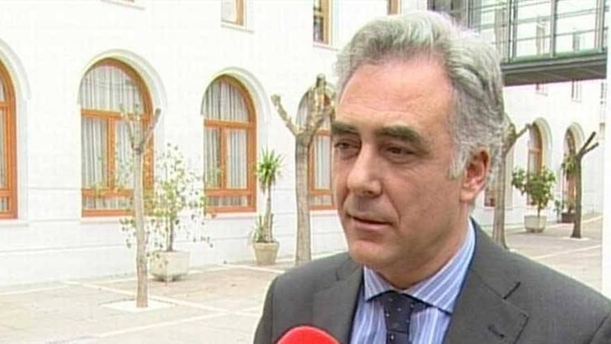 Perianes: &quot;He cometido un tremendo error&quot;, afirma el consejero al desvelarse que pasa consulta privada en Elvas