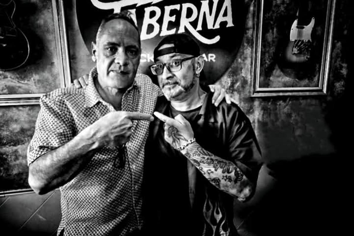 Juanma Montero y Alejandro Nelson "Chile" son "Blues Bros".