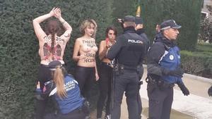 Protesta de las activistas de Femen en la plaza de Oriente de Madrid con motivo del 20N. 