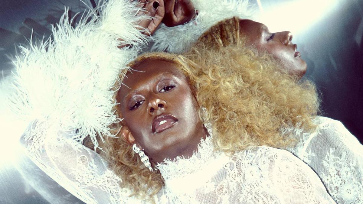 La artista brasileña Liniker, en una imagen promocional.