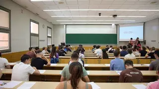 Volcán de críticas irónicas contra las reacciones y quejas de los estudiantes de Madrid por las notas de la PAU : "¡Vamos! Me voy directo a quitarle la plaza a un madrileño"
