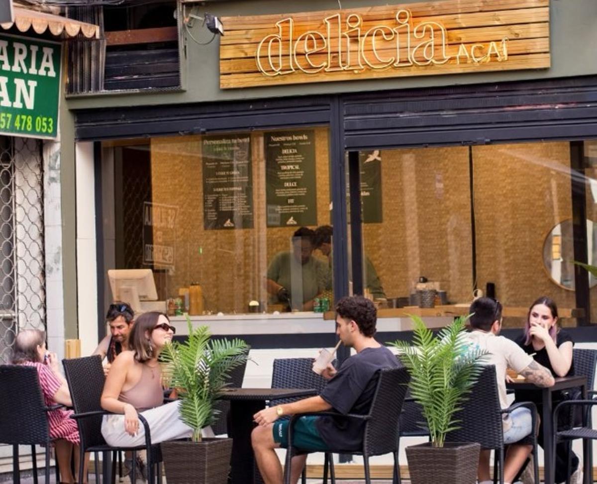 Terraza de Delicia Açaí en Córdoba.