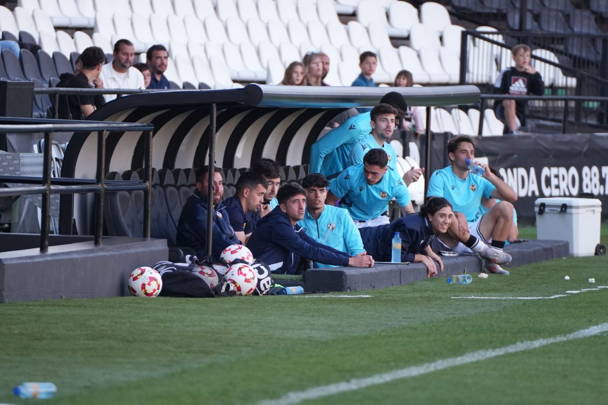 ¡Las mejores imágenes de la celebración del ascenso a Segunda Federación del Castellón B!