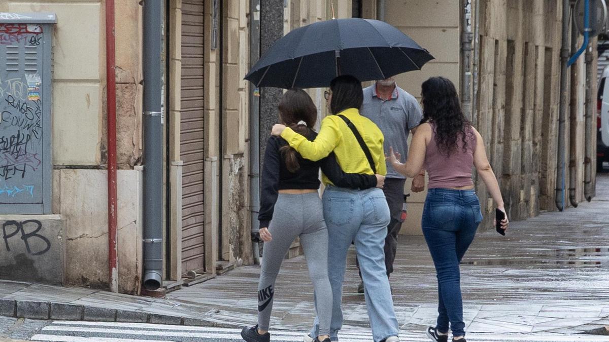 las lluvias torrenciales y el granizo ponen en jaque a la provincia