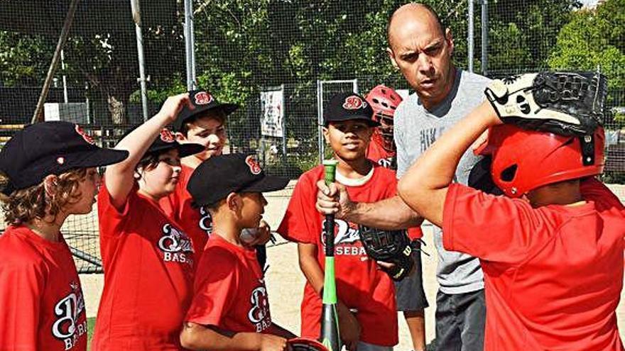 El Club Beisbol Manresa té una escola activa de beisbol i softbol