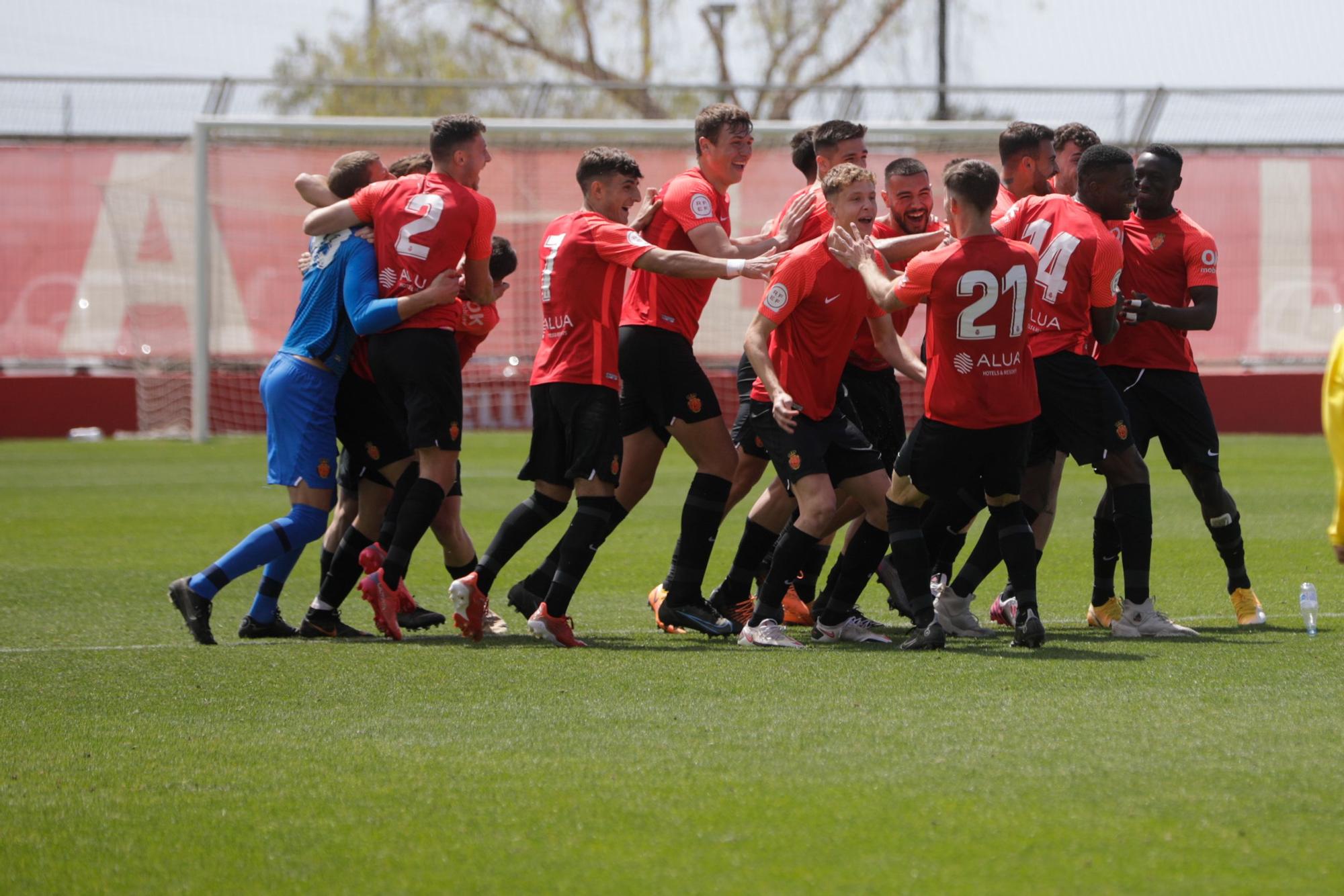 Así celebró el Mallorca B el ascenso a la Segunda RFEF.