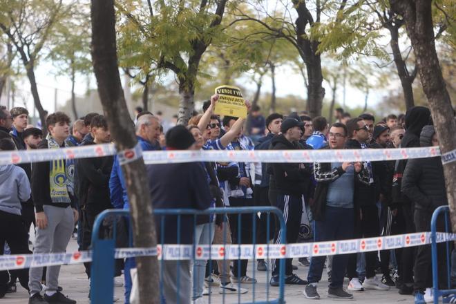 Así ha sido la protesta de los aficionados herculanos antes del partido