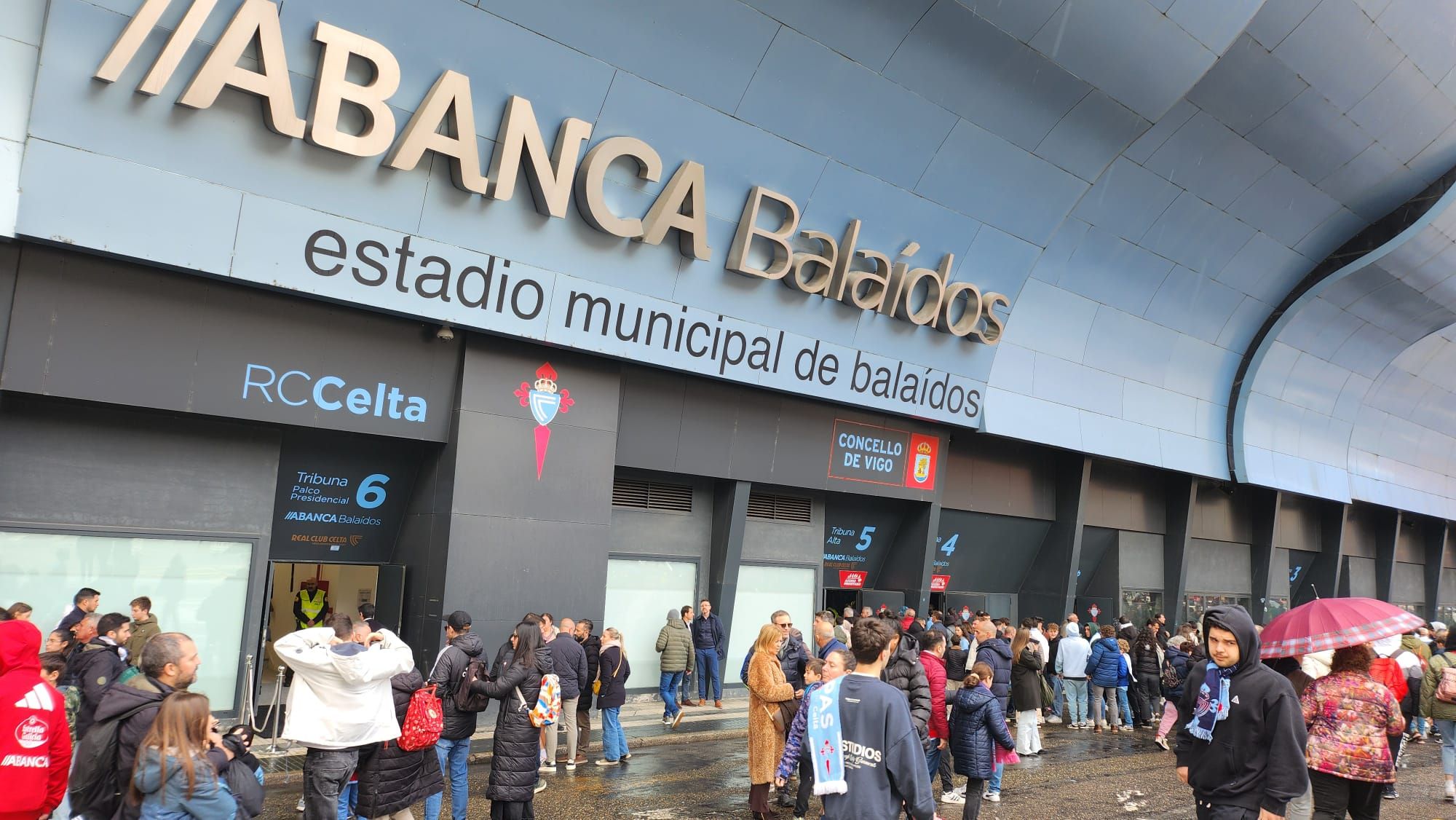 Lleno absoluto en Balaídos para un partido clave entre Celta de Vigo y Rayo Vallecano