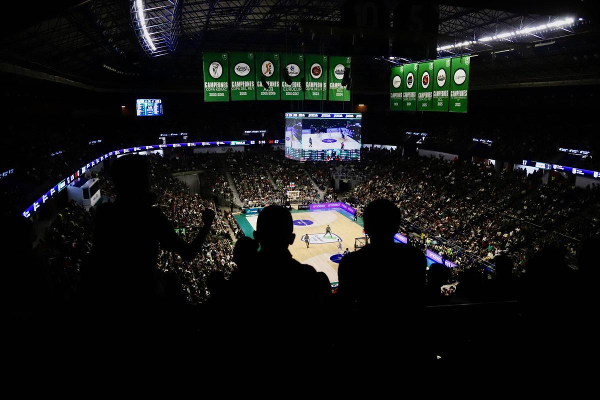 Imagen del Carpena abarrotado.