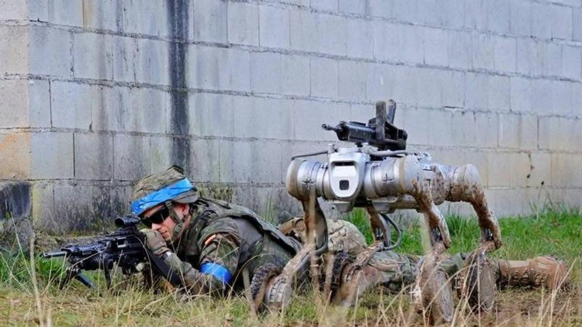 El Ejército ya entrena con escuadrones de robots para la guerra en Asturias:  No tienen miedo, son superprecisos y captan mucha más información que una persona 