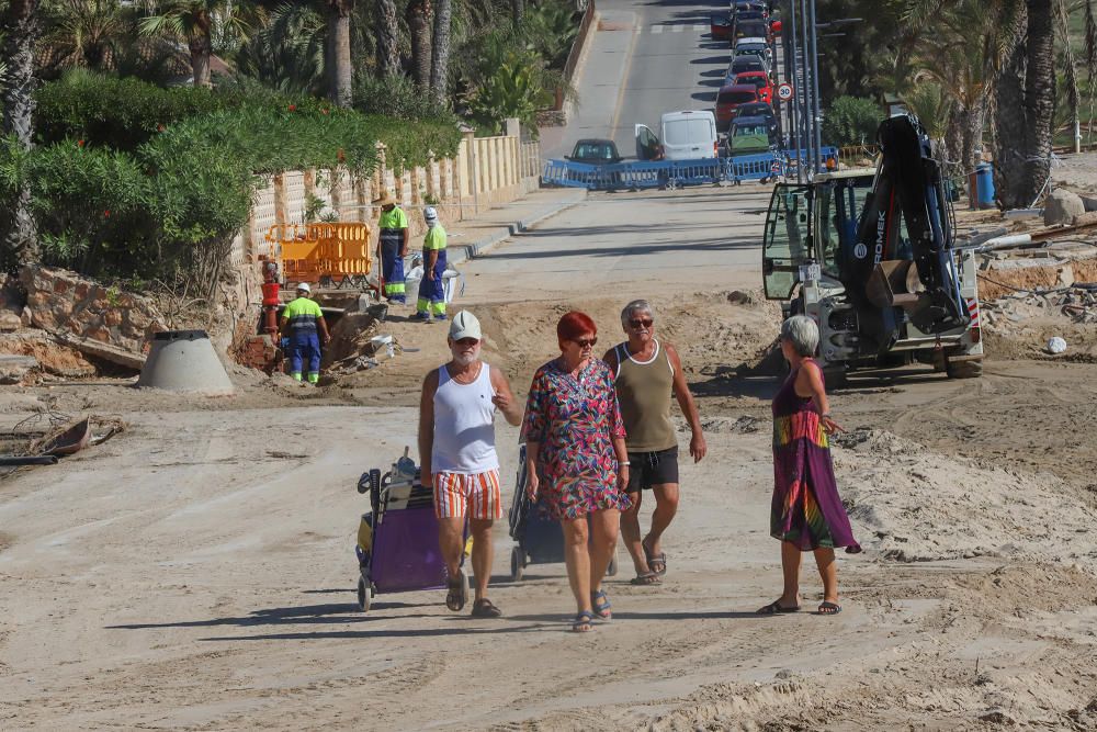 El río Nacimiento causó destrozos en Orihuela Costa en la gota fría en zonas donde se ha ocupado su cauce natural, como el paseo en la playa o los viales y zonas deportivas de varias urbanizaciones