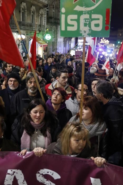 Vigo sale a la calle para "luchar por la construcc