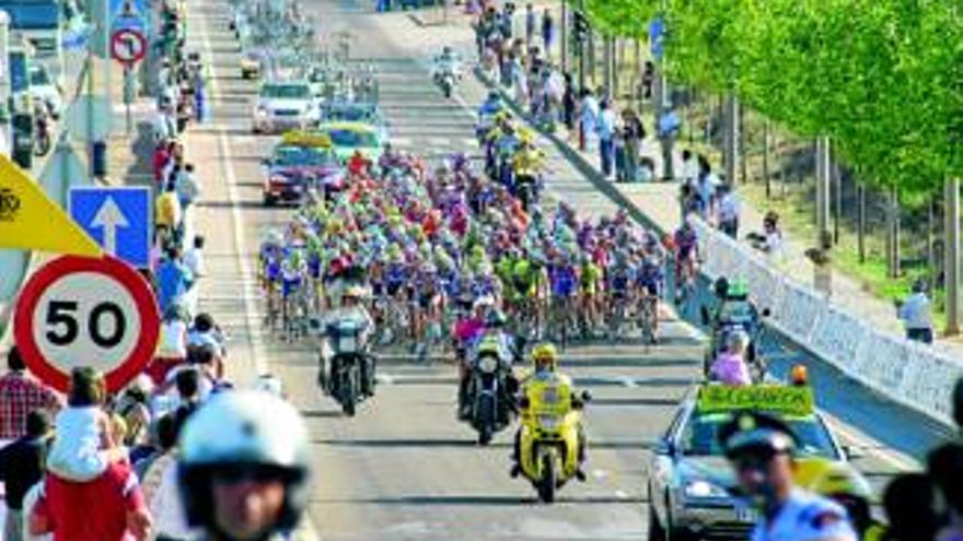 22 autobuses y 150 vehículos se instalarán en la meta de La Vuelta