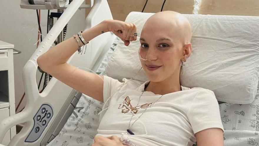 Muere a los 20 años Elena Huelva, la joven 'influencer' que luchaba contra un sarcoma de Ewing