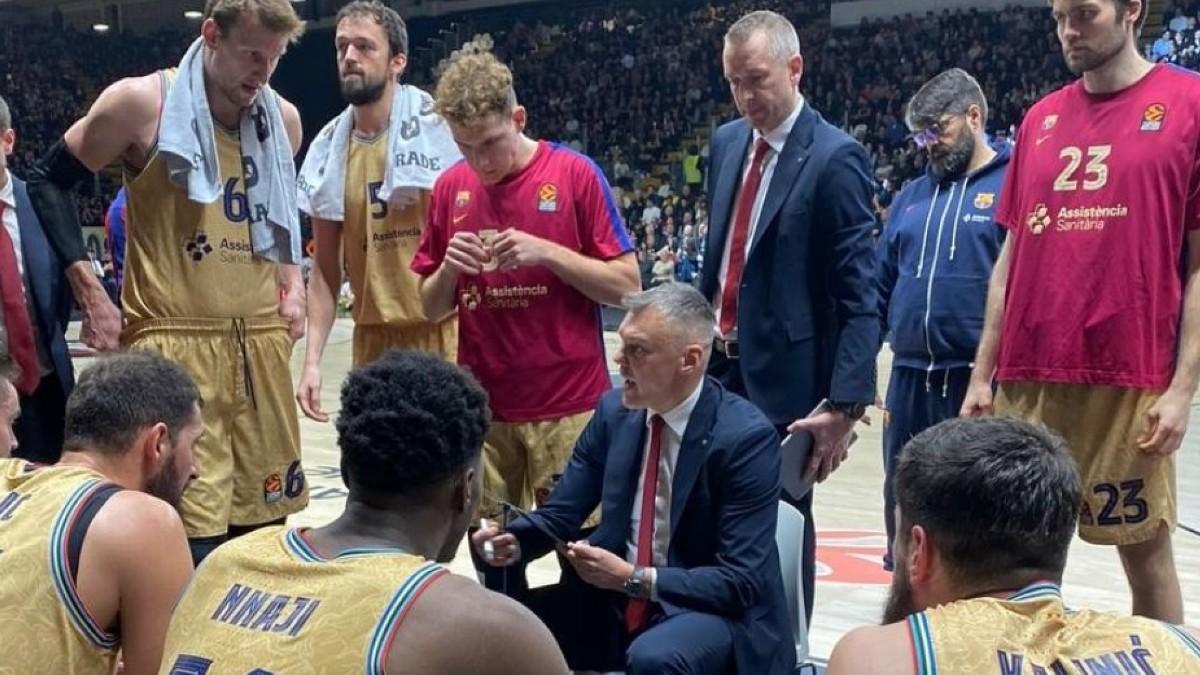 Jasikevicius, entrenador del Barcelona, en un tiempo muerto