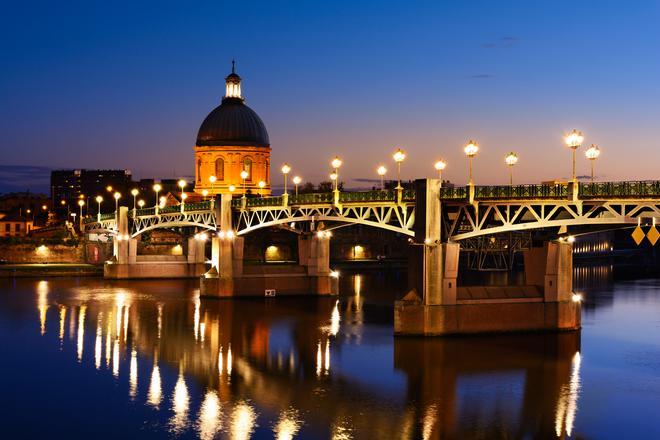 Puente de Toulouse iluminado