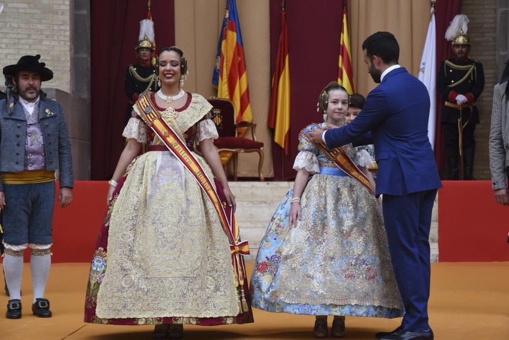 Exaltación de las Falleras Mayores de El Camp de Morvedre Sandra y Aitana.