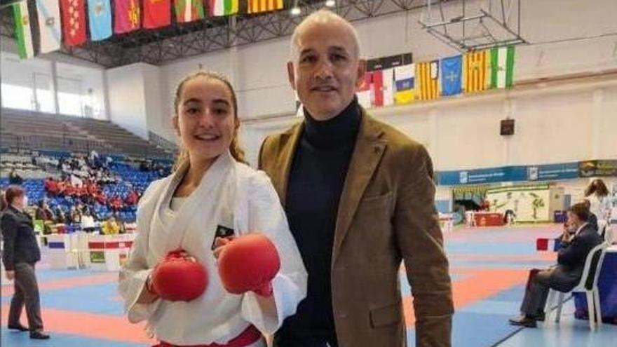 Claudia Blanco y César Martínez, en el Campeonato de España de kárate.