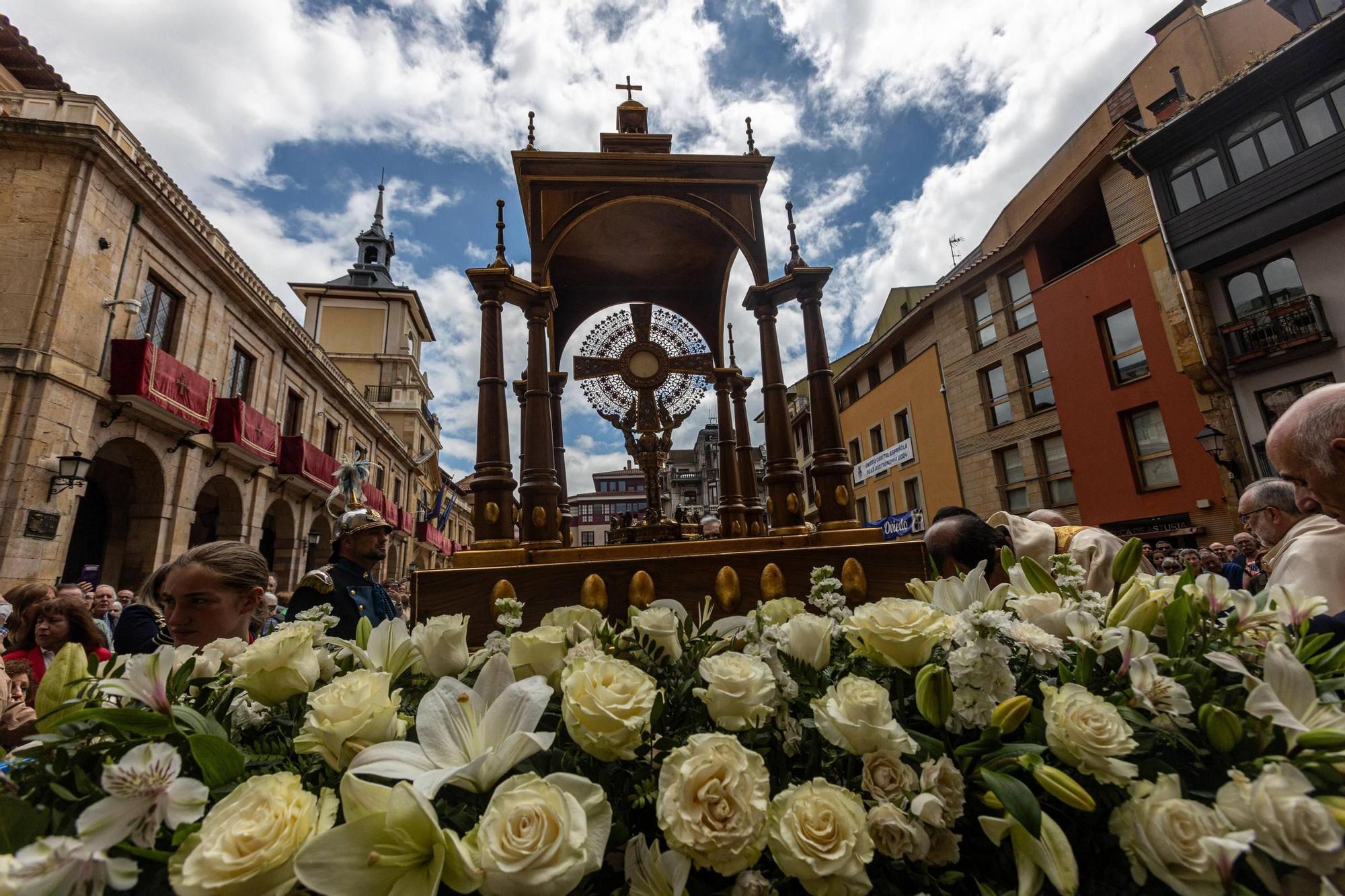 Celebración del Corpus en la Catedral de Oviedo