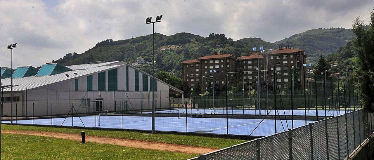 &quot;Mieres es la mejor sede para Deportes&quot;, afirma la directora del campus de Barredo